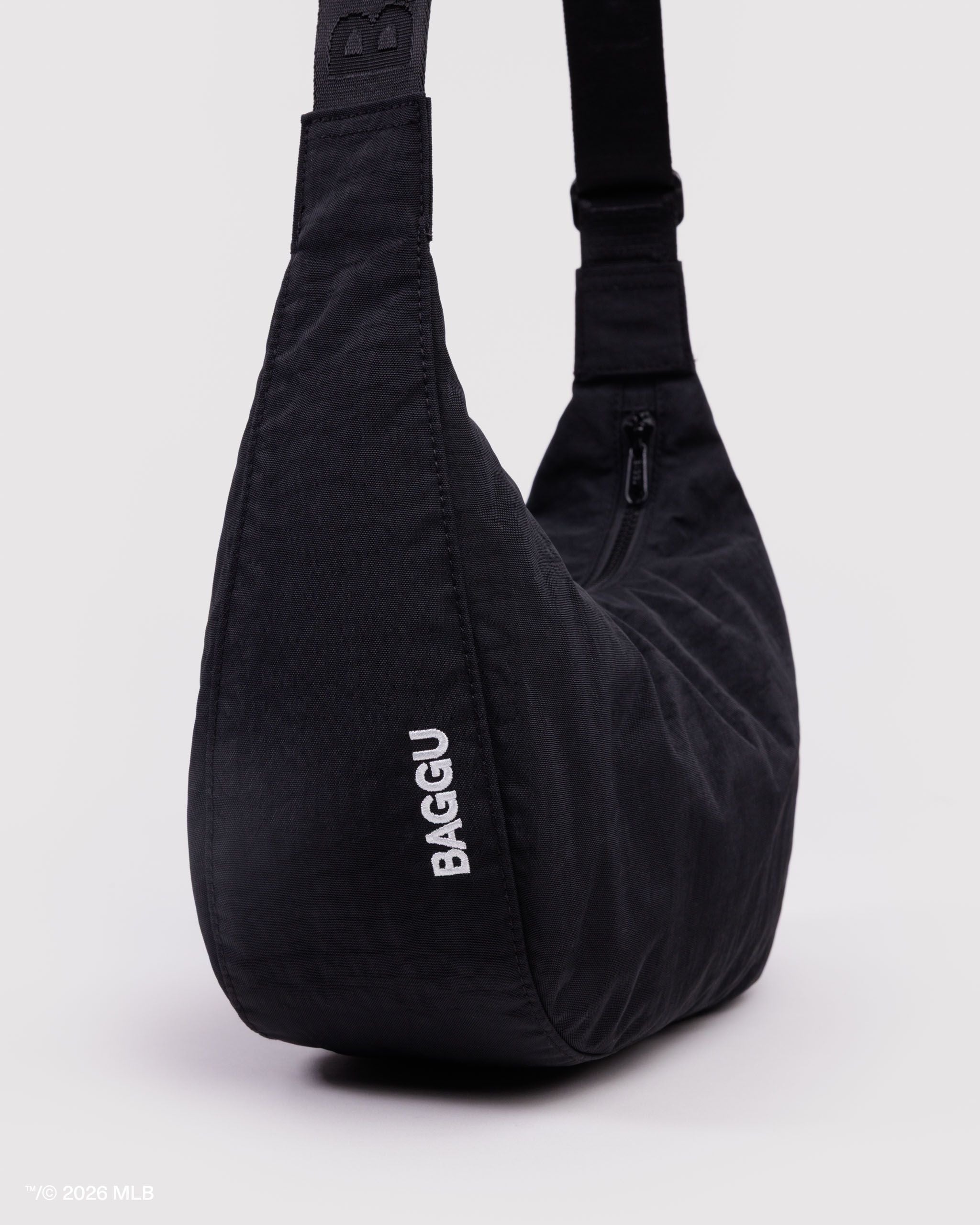 Medium Nylon Crescent Bag - San Francisco Giants™ - Daily Scent