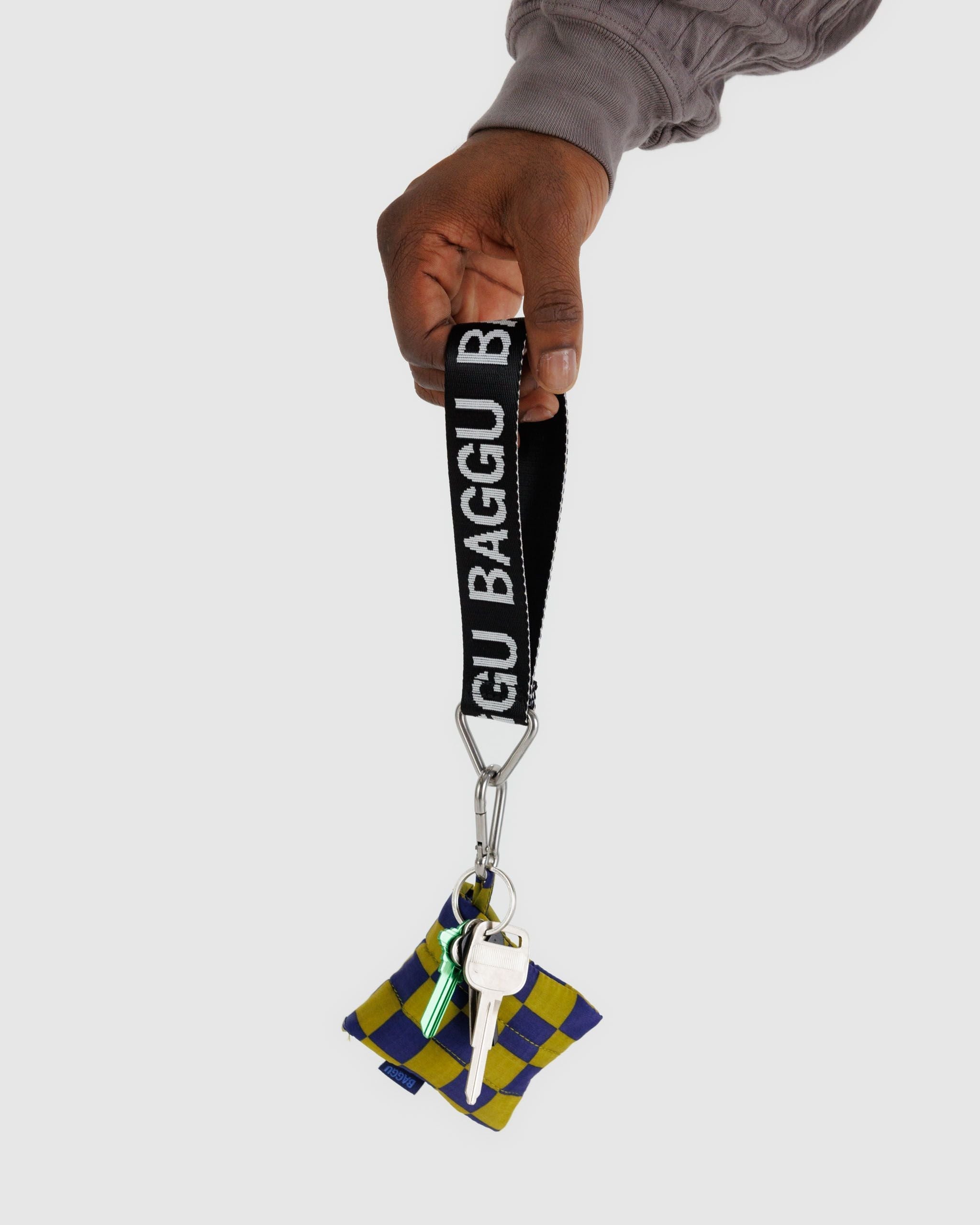 Logo Keychain - Black and White - Home Hold