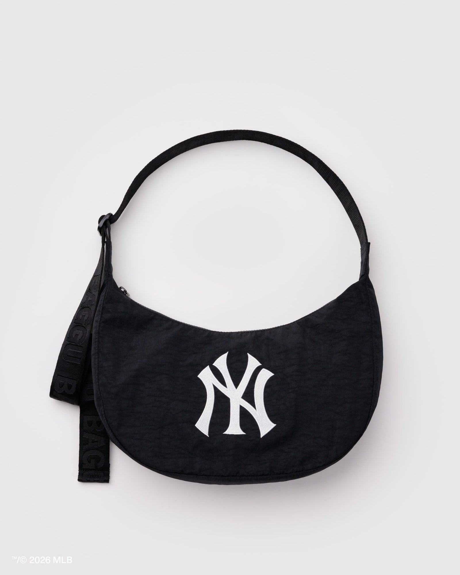 Medium Nylon Crescent Bag - New York Yankees™ - Fresh Notes
