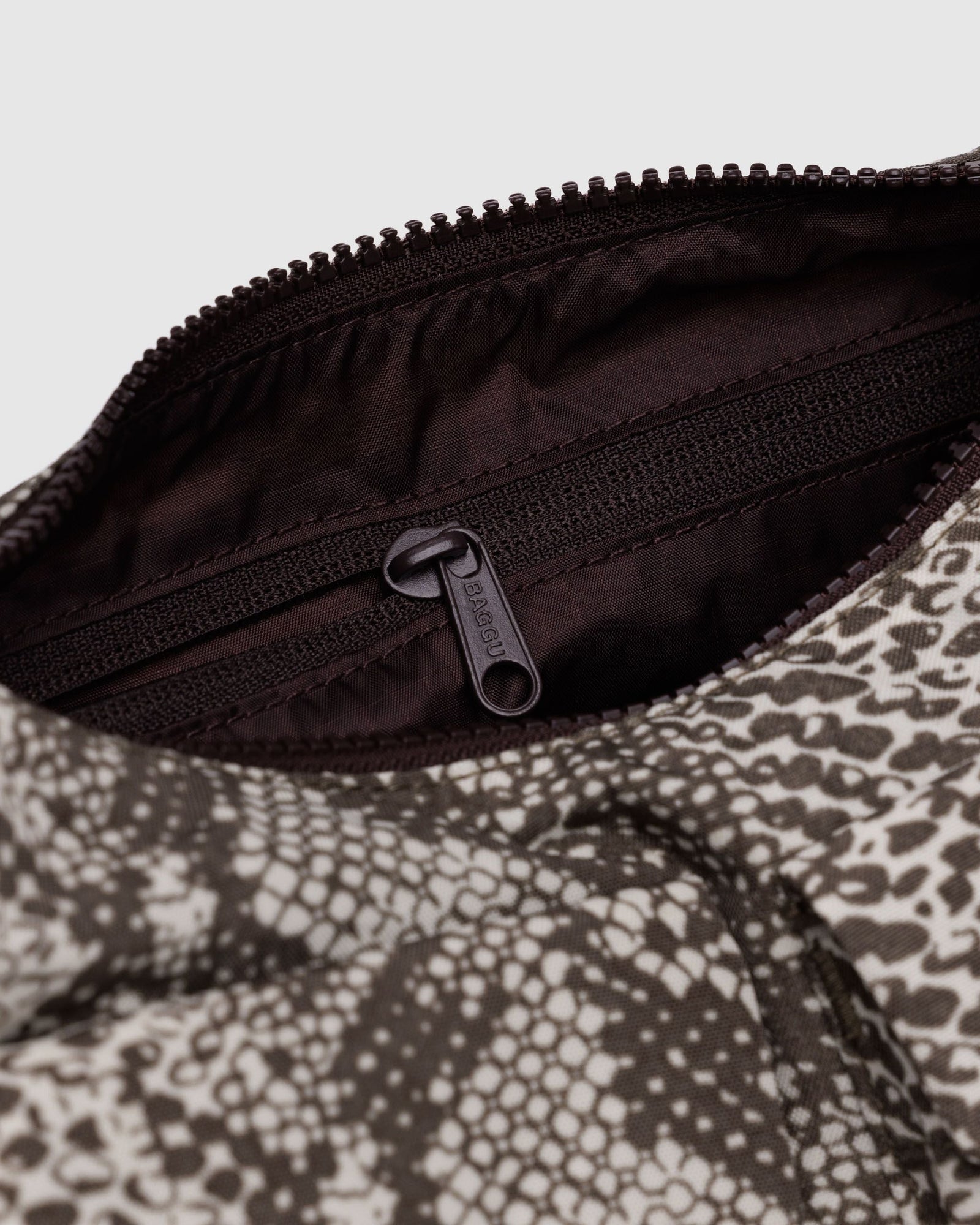 Cargo Shoulder Bag - Snakeskin - Simple Hold