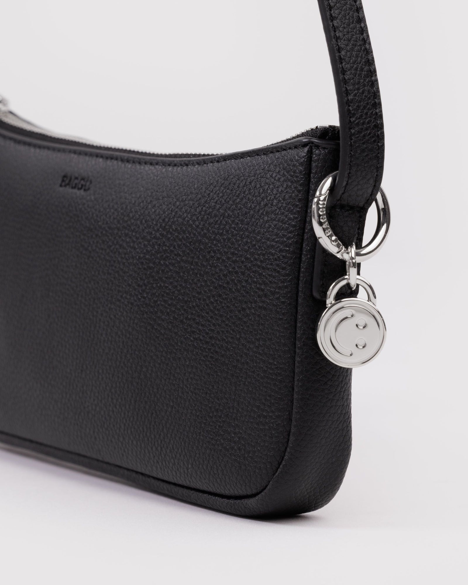 Recycled Leather Pochette - Black - Quick Grab