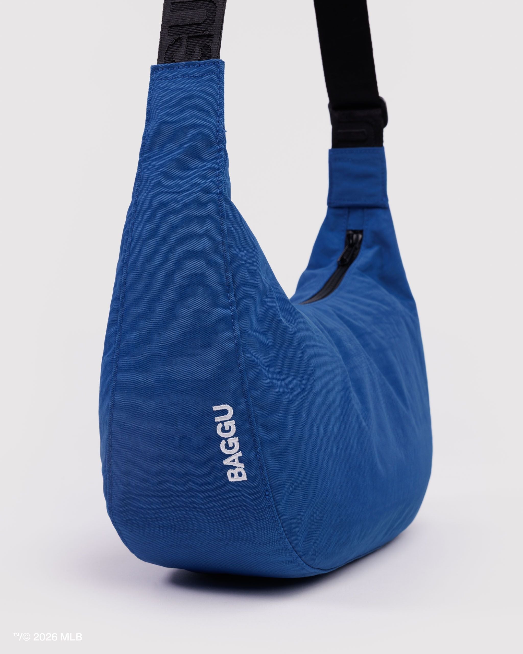 Medium Nylon Crescent Bag - Los Angeles Dodgers™ - Daily Scent