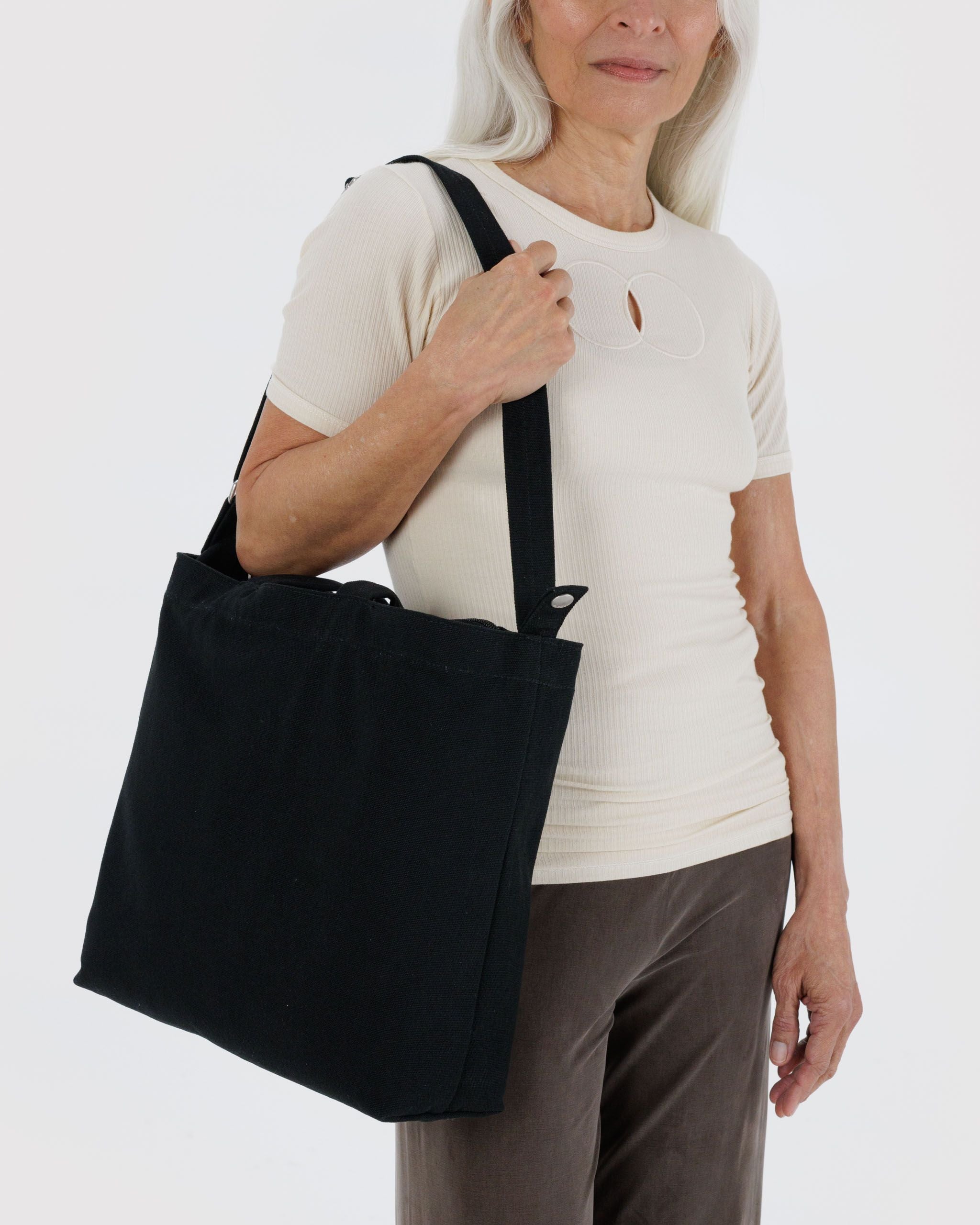 Horizontal Zip Duck Bag - Black - Daily Carry