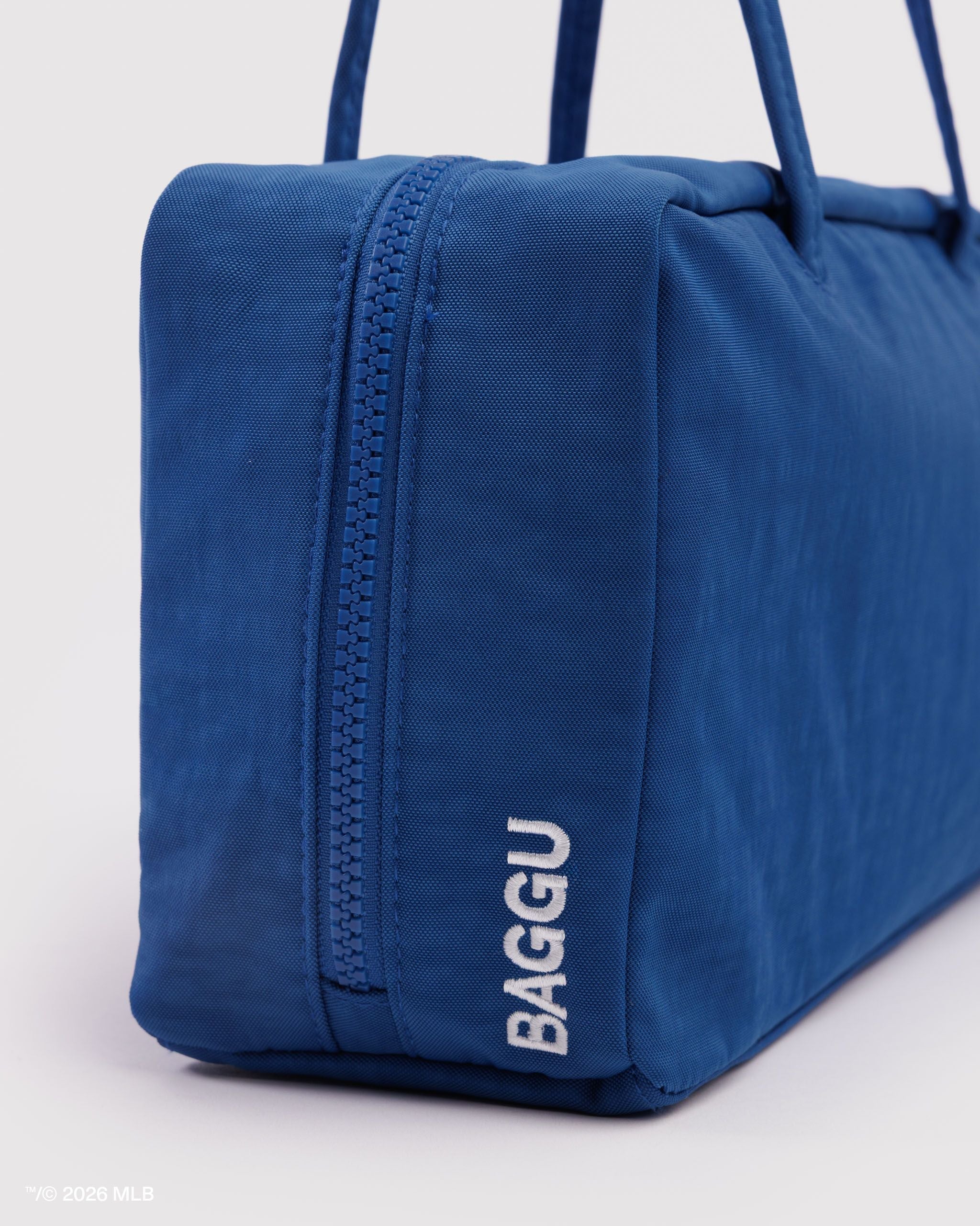 Nylon Bowler Bag - Chicago Cubs™ - Clean Setup