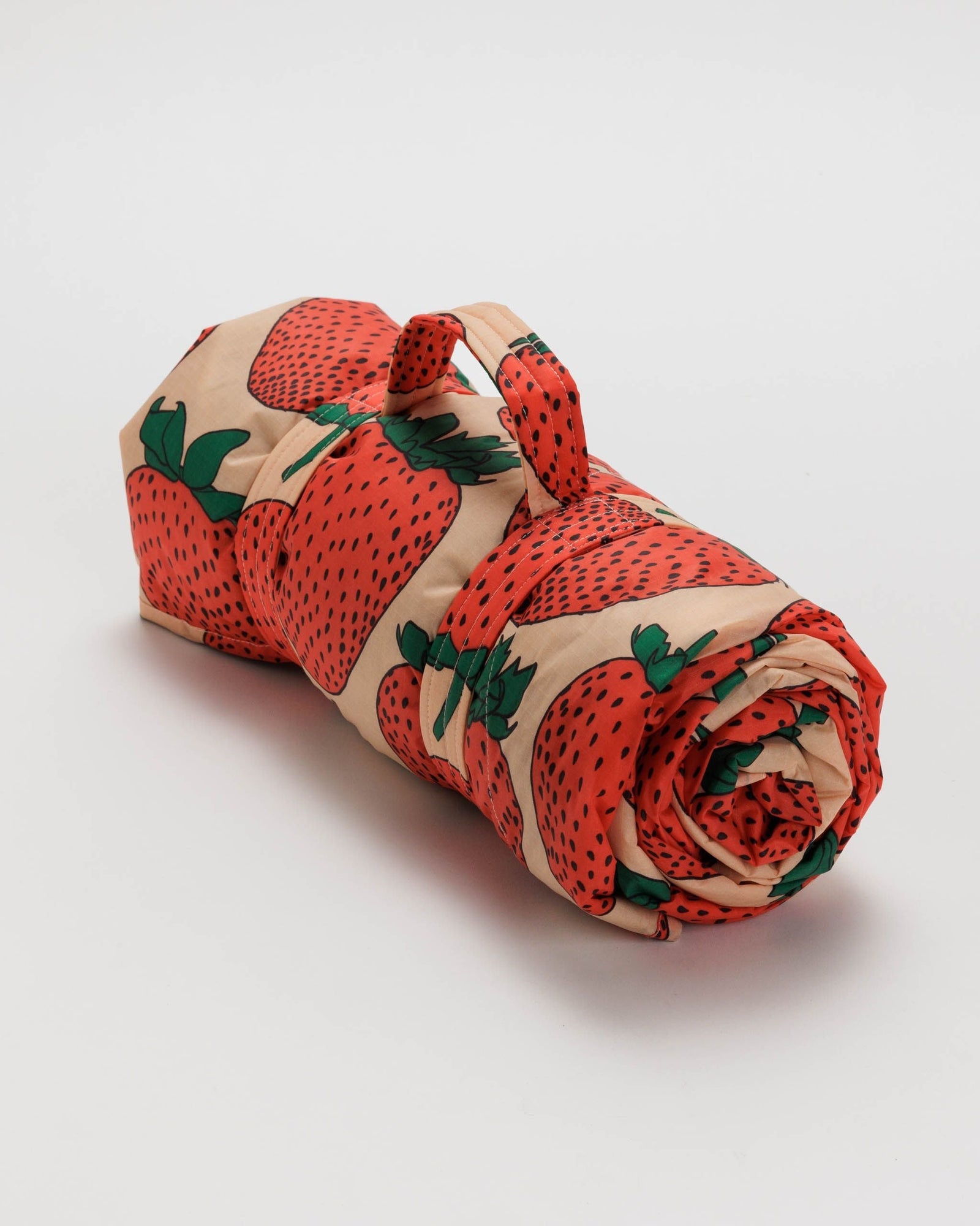 Puffy Picnic Blanket - Strawberry - Clean Setup
