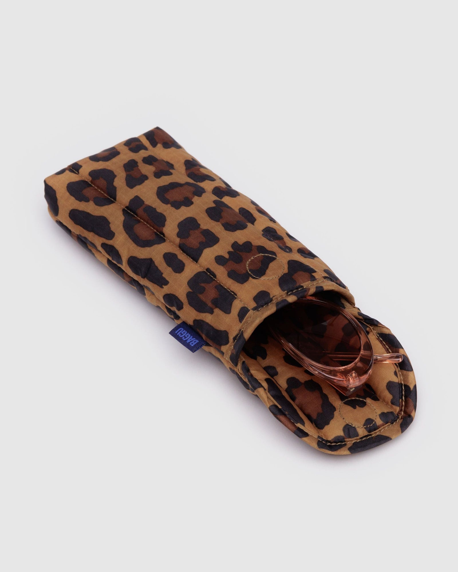 Puffy Glasses Sleeve - Leopard - Clean Setup