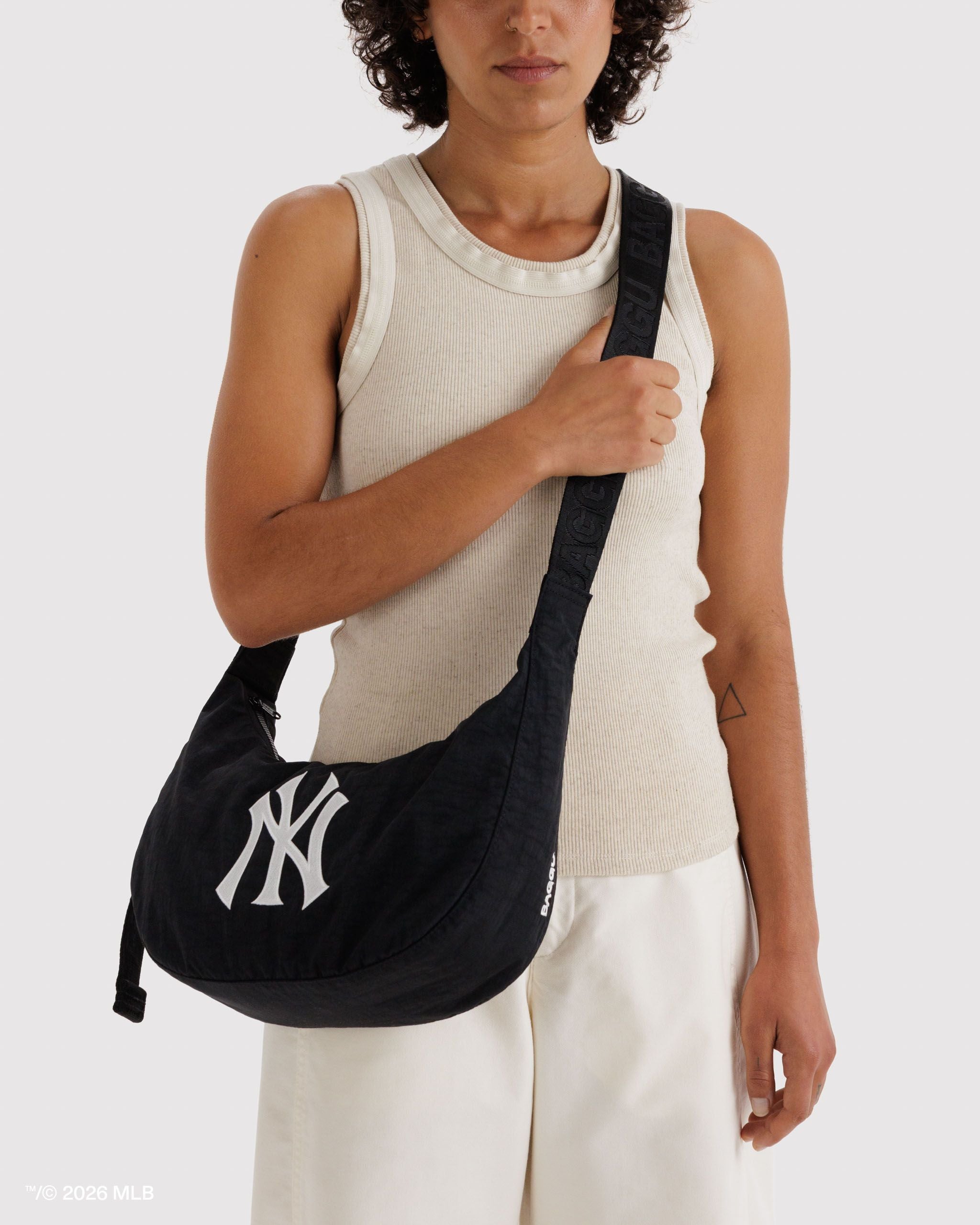 Medium Nylon Crescent Bag - New York Yankees™ - Clean Mood