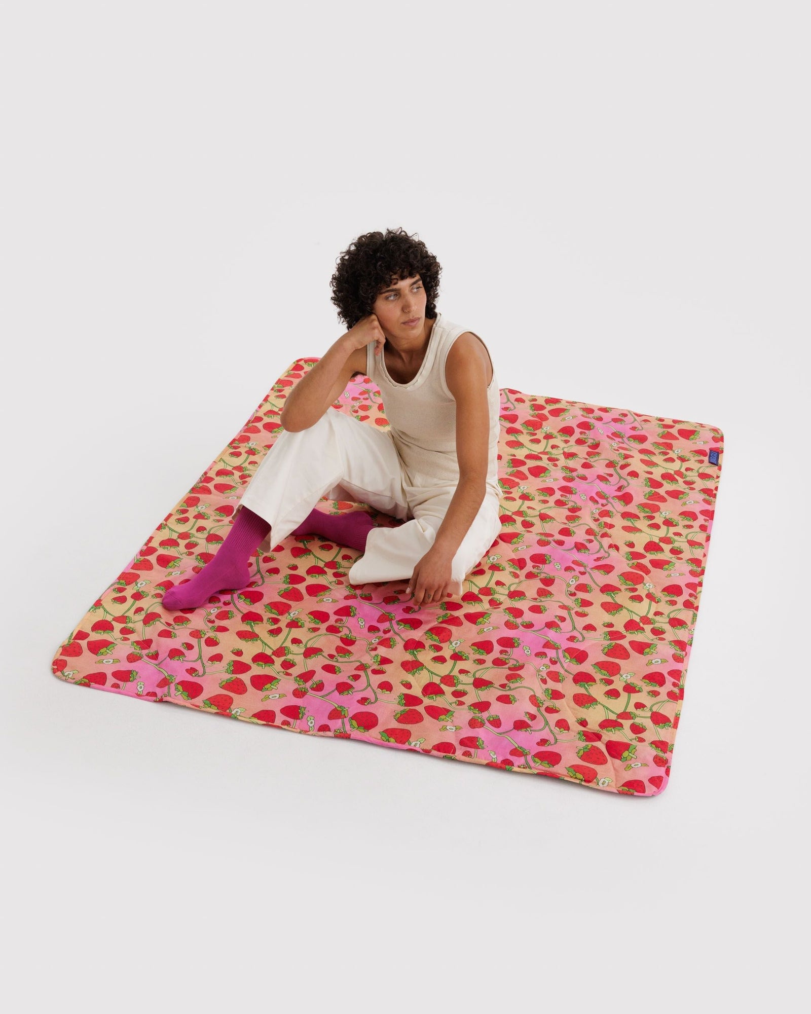 Puffy Picnic Blanket - Strawberry Blossom - Quick Setup