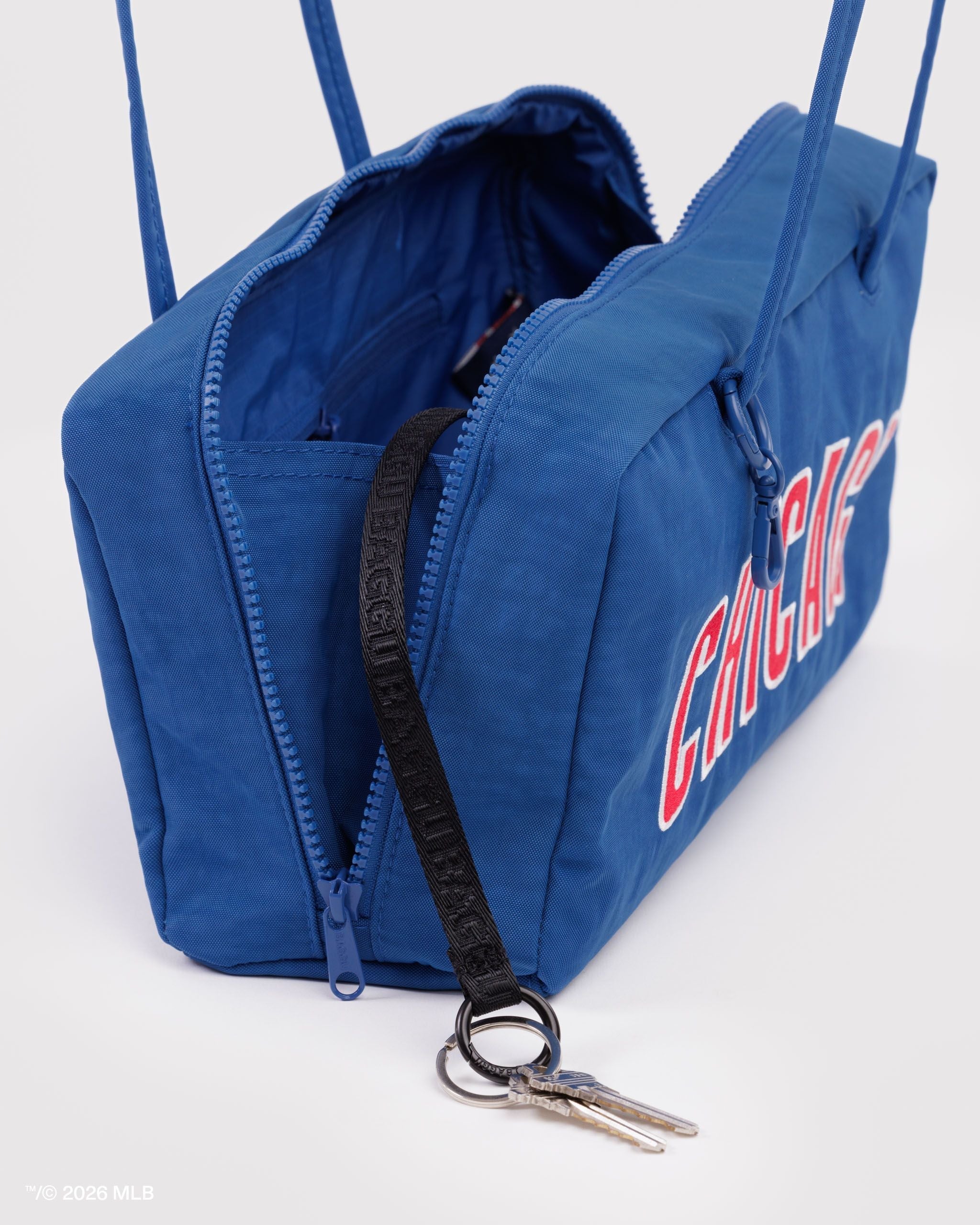 Nylon Bowler Bag - Chicago Cubs™ - Clean Setup