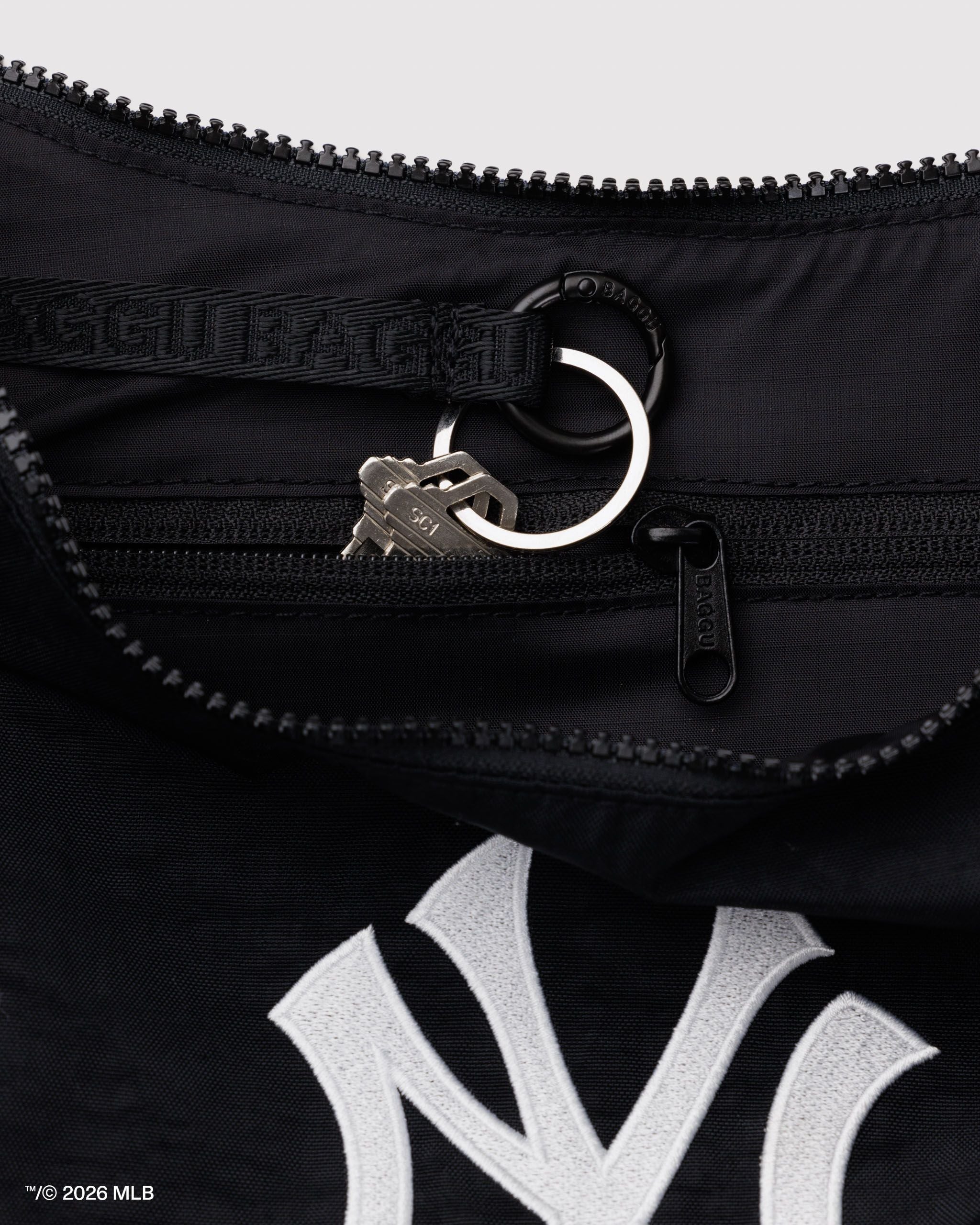 Medium Nylon Crescent Bag - New York Yankees™ - Soft Glow