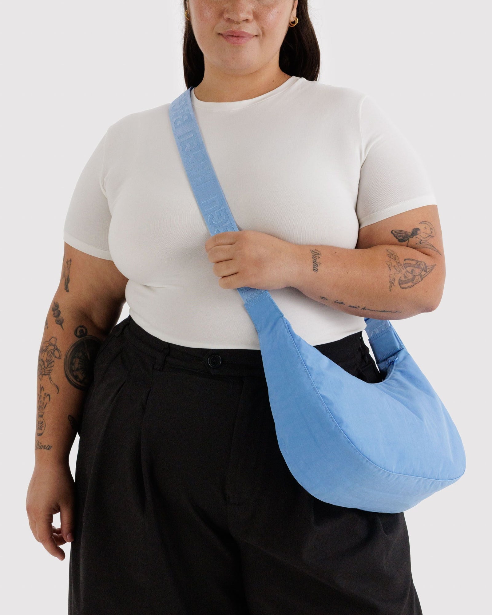 Medium Nylon Crescent Bag - Piscine - Bright Scent