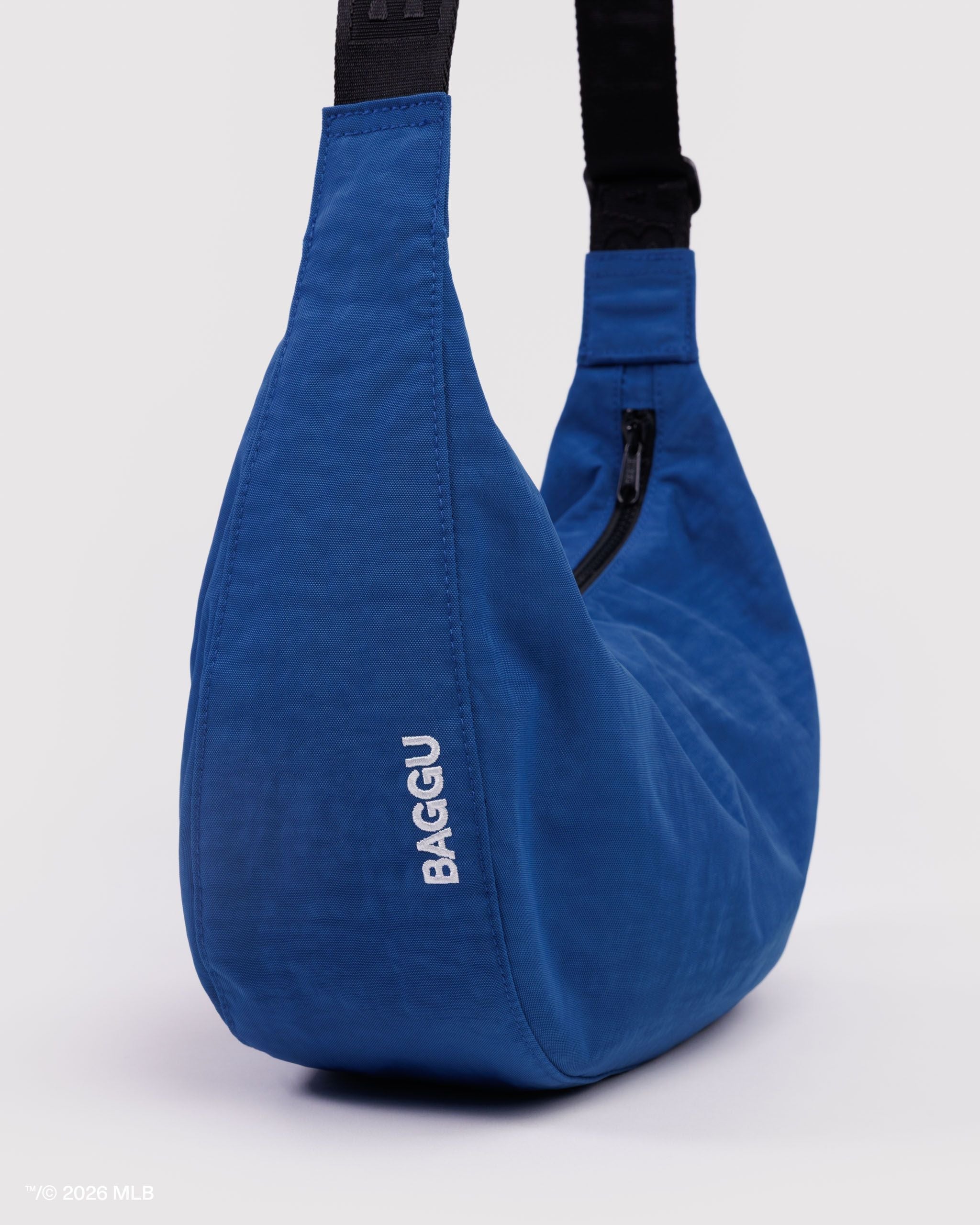 Medium Nylon Crescent Bag - Chicago Cubs™ - Modern Blend
