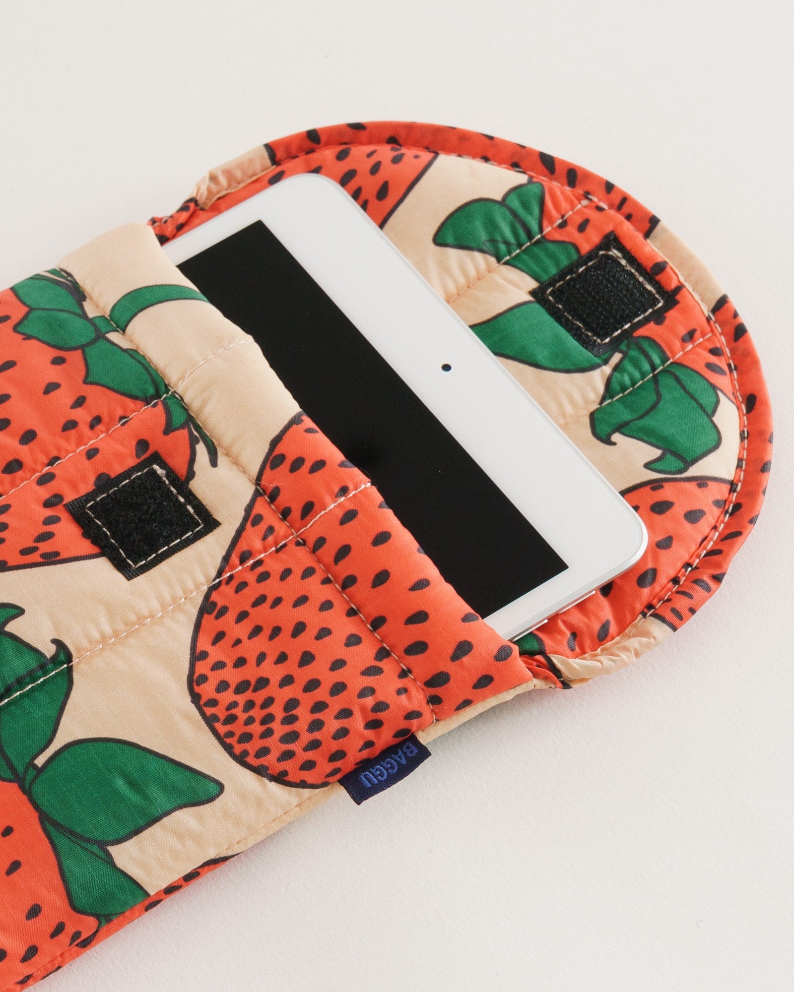 Puffy Tablet Sleeve - Strawberry - Simple Care