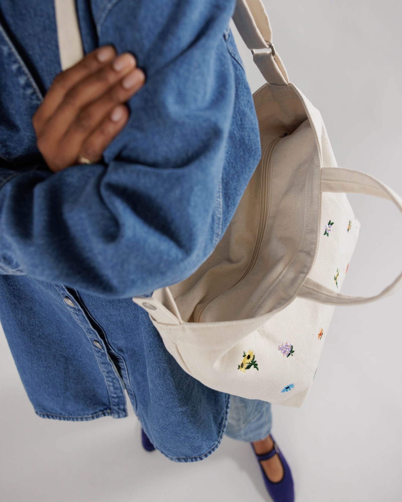 Horizontal Zip Duck Bag - Embroidered Ditsy Floral - Home Hold