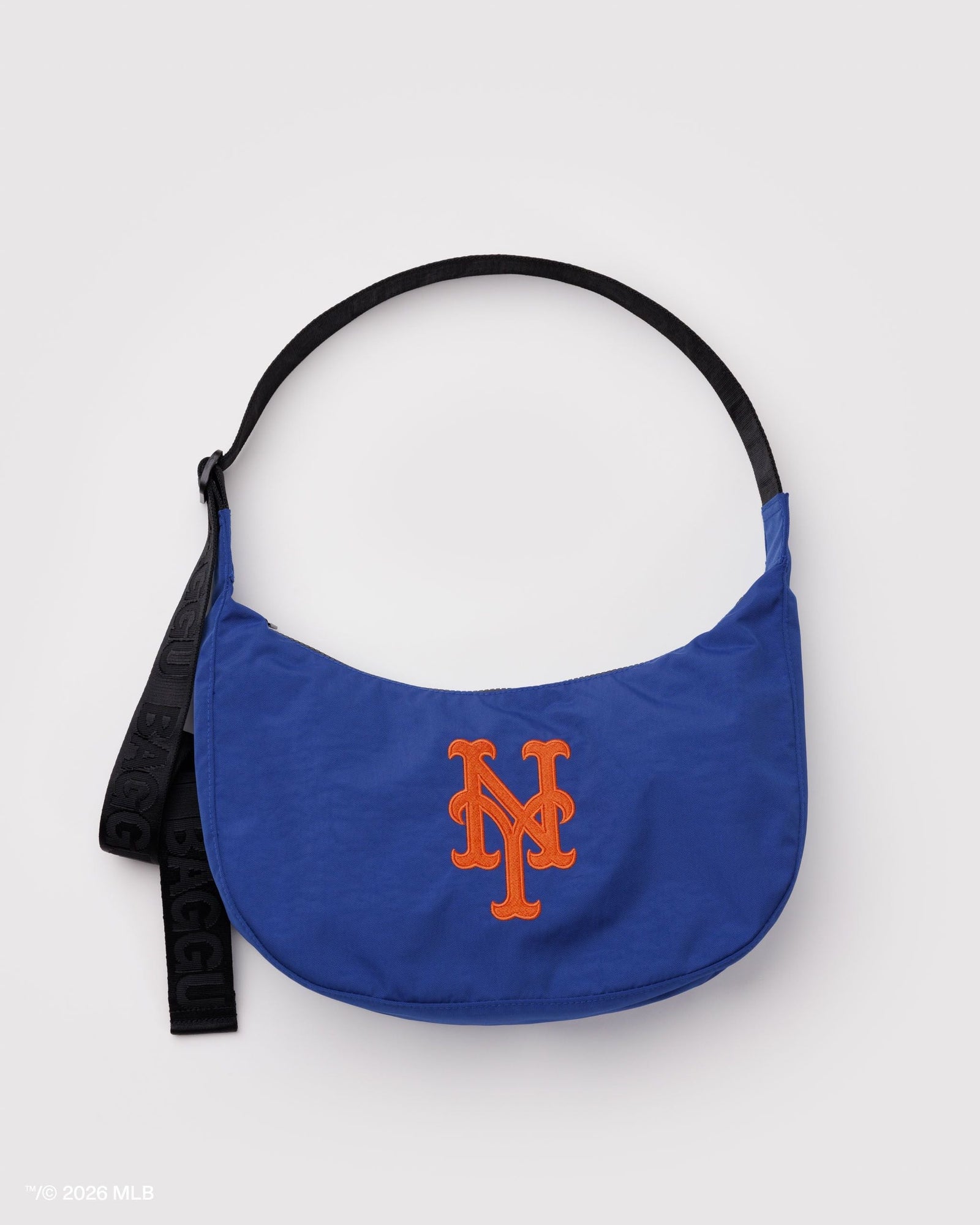 Medium Nylon Crescent Bag - New York Mets™ - Cozy Glow