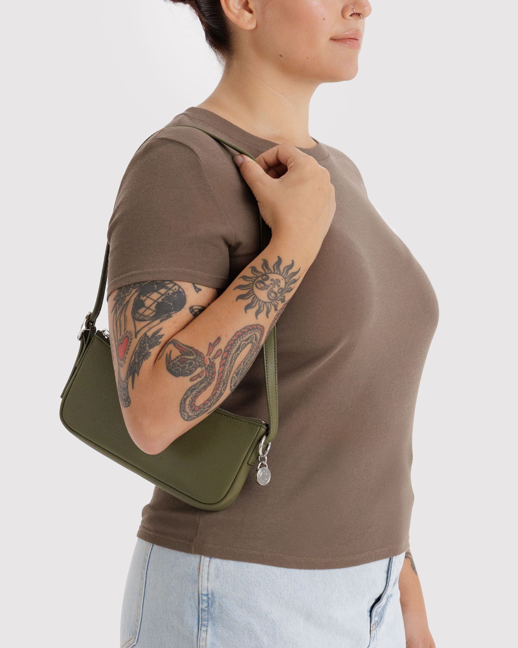 Recycled Leather Pochette - Loden - Clean Setup
