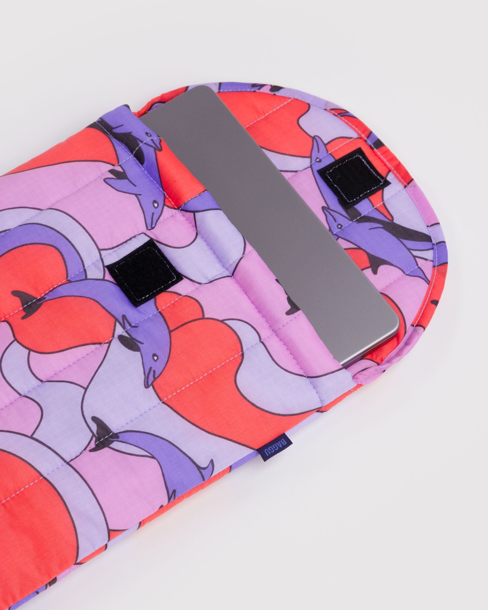 Puffy Laptop Sleeve 13"/14" - Dolphins - Clean Setup